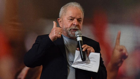 Enquanto tragédia assola o RS, Lula mostra desdém e manifesta torcida pelo Grêmio e Internacional
